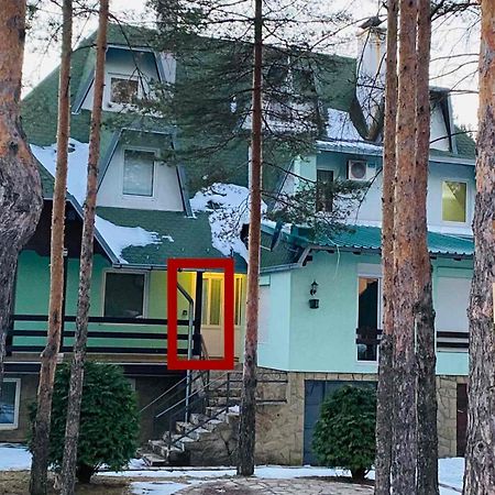 Bonami Divcibare Lägenhet Exteriör bild